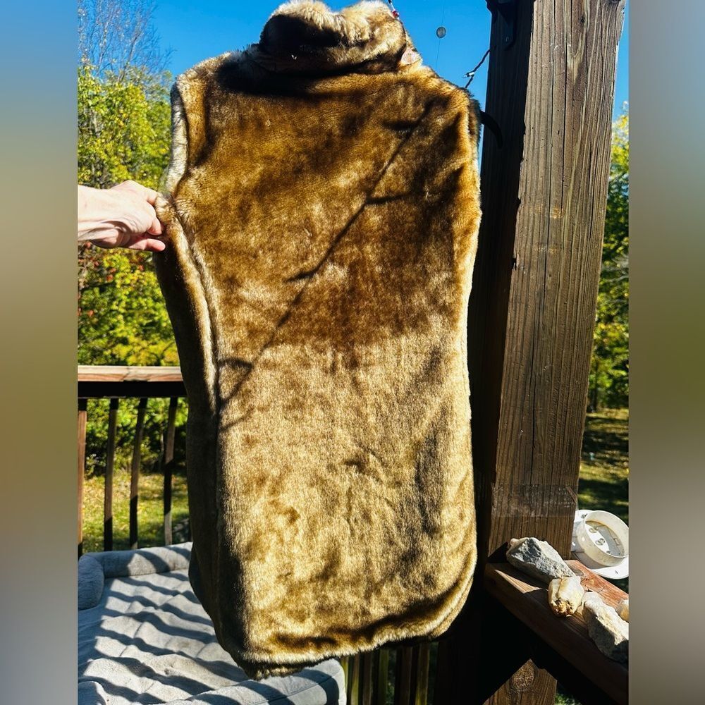 Montana Co. Fur Long Vest 20”p2p 31” long sz M/L reversible - Picture 2 of 9